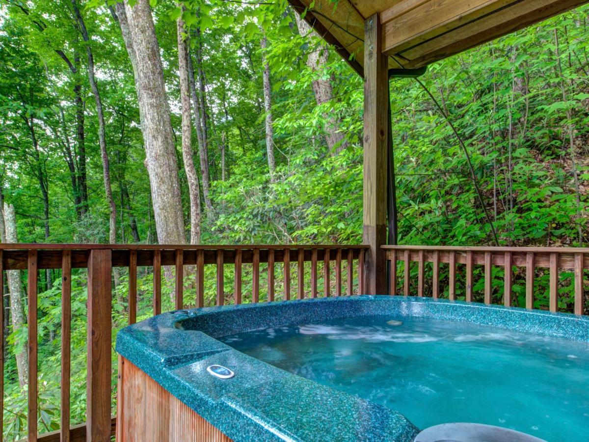 Great Expectations, 3 Bedrooms, Fireplace, Pool Table, Hot Tub, Sleeps 10 Gatlinburg Exterior photo